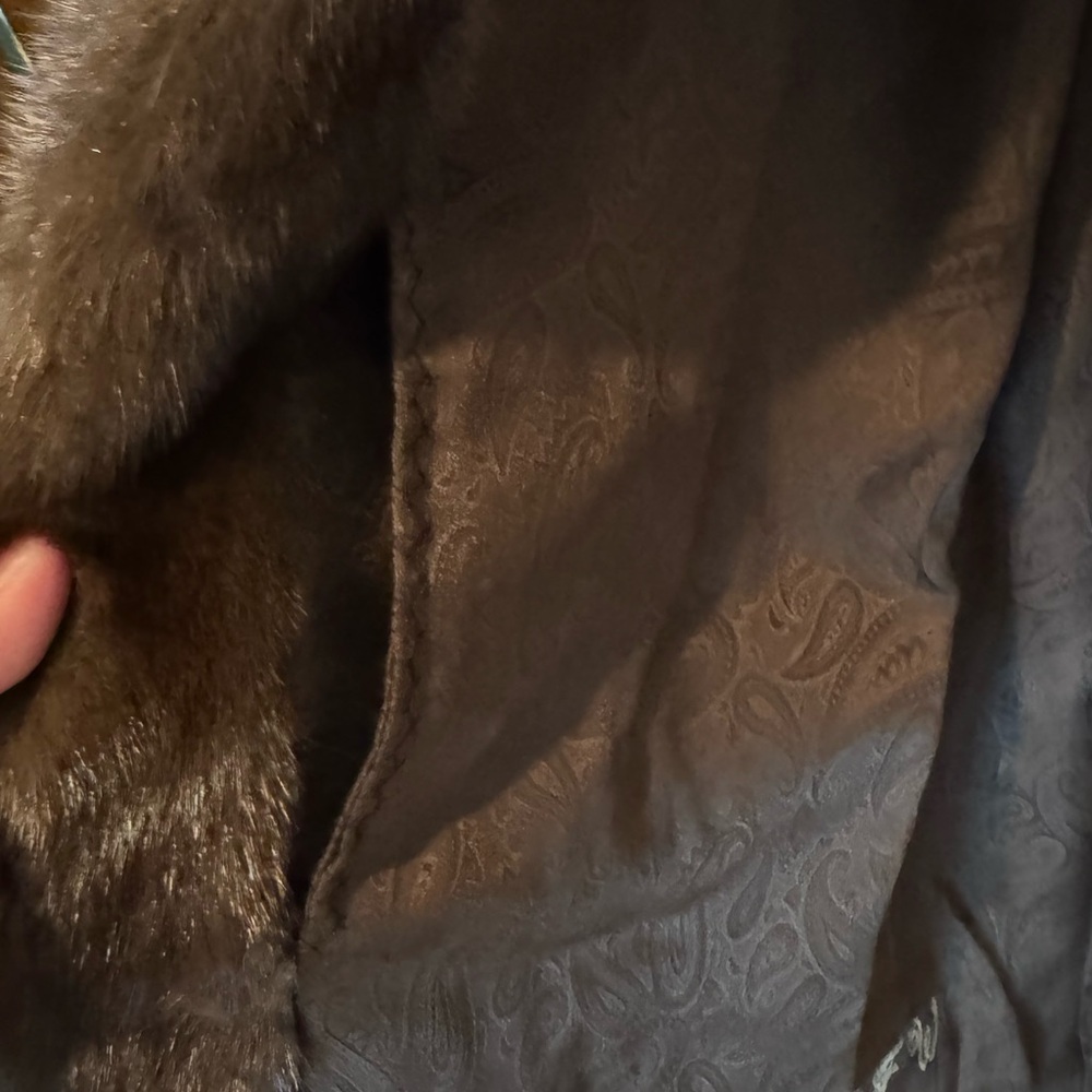 Vintage Real 100% Mink Ladies Fur Coat in Chocolate Brown - Picture 7 of 15